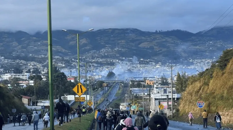 Gobierno lanza su mayor ofensiva militar y policial para terminar el paro en Imbabura